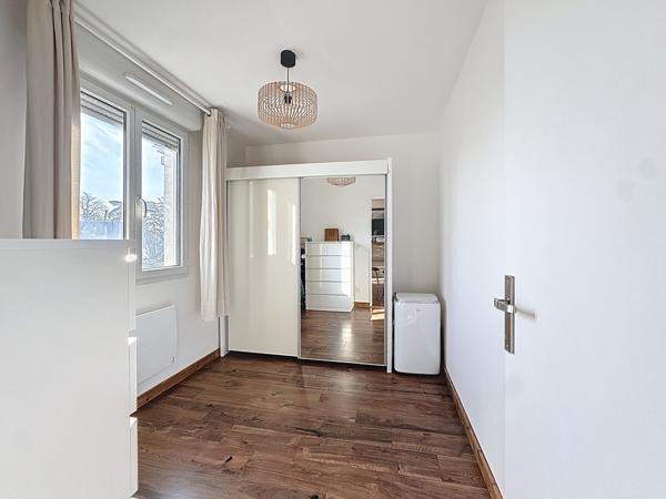 Superbe T3 avec balcon et place de parking privative