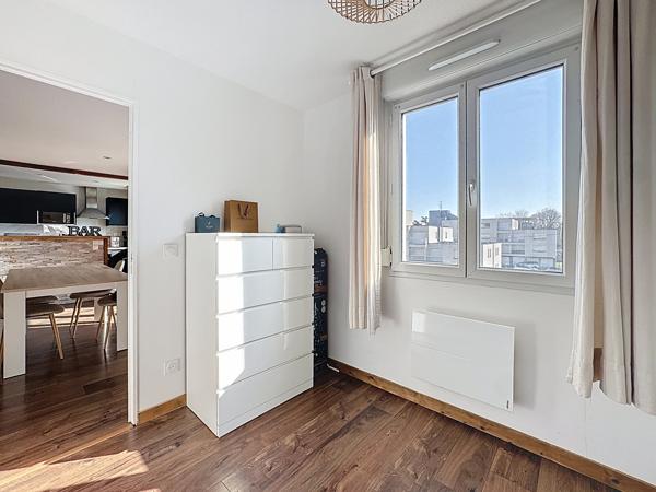 Superbe T3 avec balcon et place de parking privative