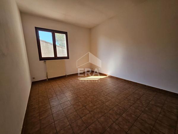 MARSEILLE 15EME VERDURON/LIMITROPHE PENNES-MIRABEAU - Maison T4 de 99 m2 + Garage 67m2 + Studio 37m2 sur une parcelle de 489m2