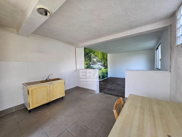 MARSEILLE 15EME VERDURON/LIMITROPHE PENNES-MIRABEAU - Maison T4 de 99 m2 + Garage 67m2 + Studio 37m2 sur une parcelle de 489m2