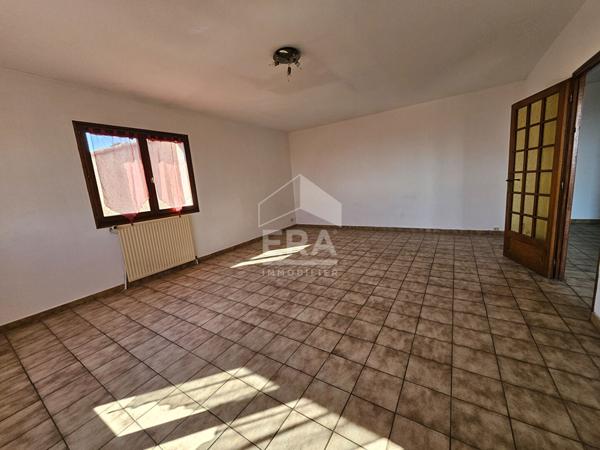 MARSEILLE 15EME VERDURON/LIMITROPHE PENNES-MIRABEAU - Maison T4 de 99 m2 + Garage 67m2 + Studio 37m2 sur une parcelle de 489m2