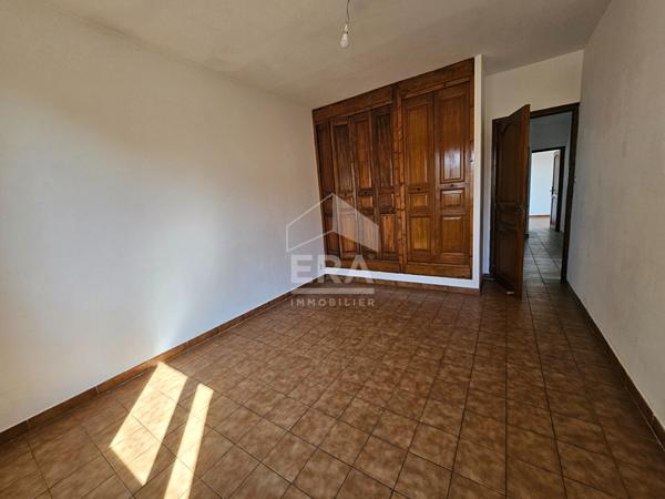 MARSEILLE 15EME VERDURON/LIMITROPHE PENNES-MIRABEAU - Maison T4 de 99 m2 + Garage 67m2 + Studio 37m2 sur une parcelle de 489m2