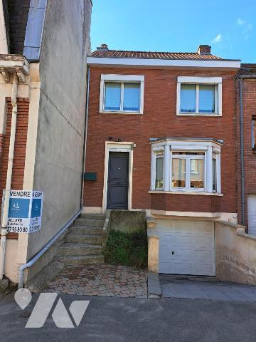 Lambres les Douai maison de ville 3chambres, 2 bureaux, jardin garage. 