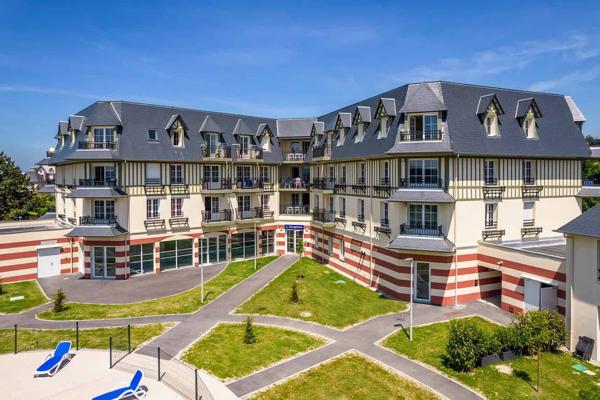 Blonville-sur-Mer (14910) Maison duplex LMNP à 300 m de la plage, et 4K de Deauville