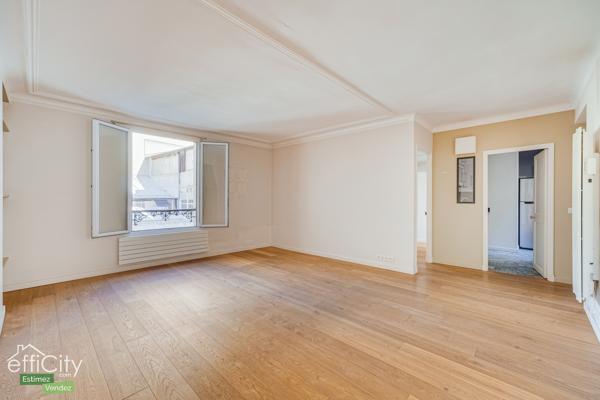 Appartement
         2 pièces
        - 51 m² 650 000 € *