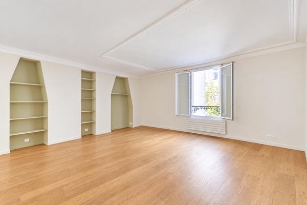 Appartement
         2 pièces
        - 51 m² 650 000 € *