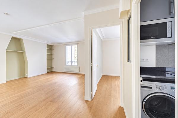Appartement
         2 pièces
        - 51 m² 650 000 € *