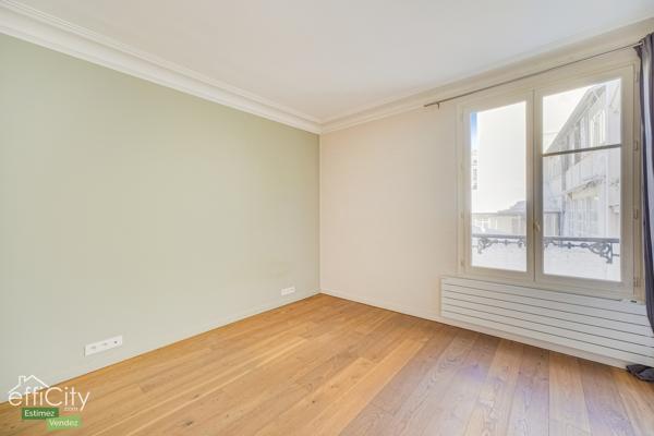 Appartement
         2 pièces
        - 51 m² 650 000 € *