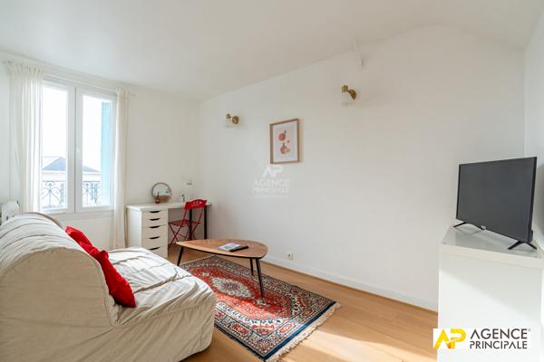 Appartement 2 pièces à vendre au dernier étage en hyper centre de Maisons-Laffitte Loyer 1 050 €/mois charges comprises **  - Référence  4695
