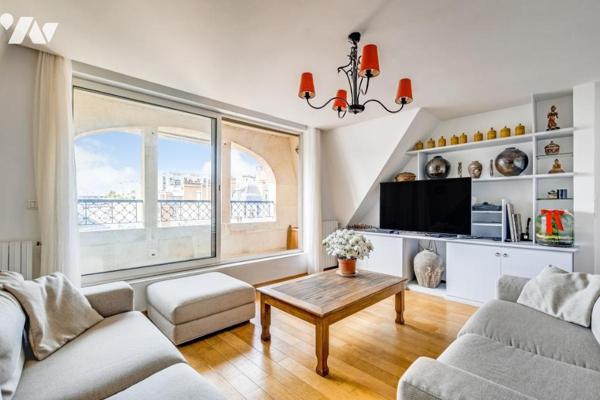 Commerce – Appartement familial en dernier étage avec balcon