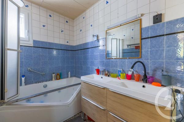 Maison à vendre  6 pièces - 158,25 m 2   CACHAN  - 94