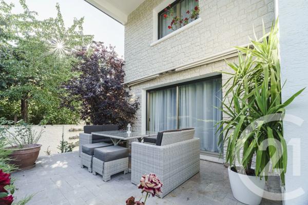 Maison à vendre  9 pièces - 290,70 m 2   VILLEJUIF  - 94