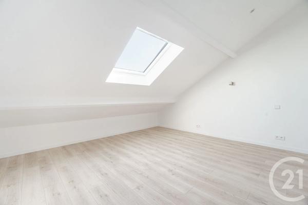 Maison à vendre  9 pièces - 290,70 m 2   VILLEJUIF  - 94