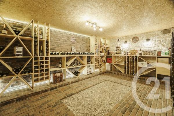Maison à vendre  9 pièces - 290,70 m 2   VILLEJUIF  - 94