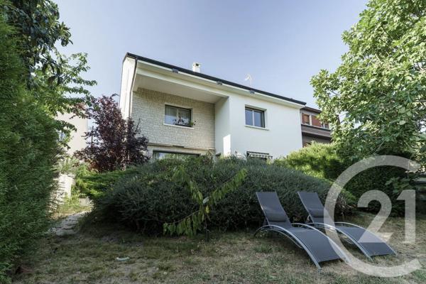 Maison à vendre  9 pièces - 290,70 m 2   VILLEJUIF  - 94