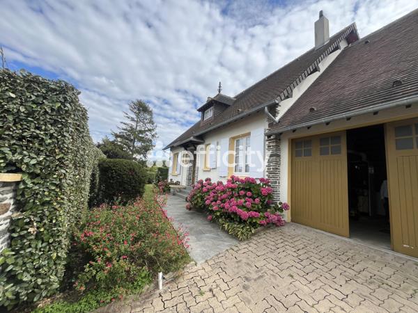 Maison
         4 pièces
        - 120 m² Bien prestige 425 000 € *
