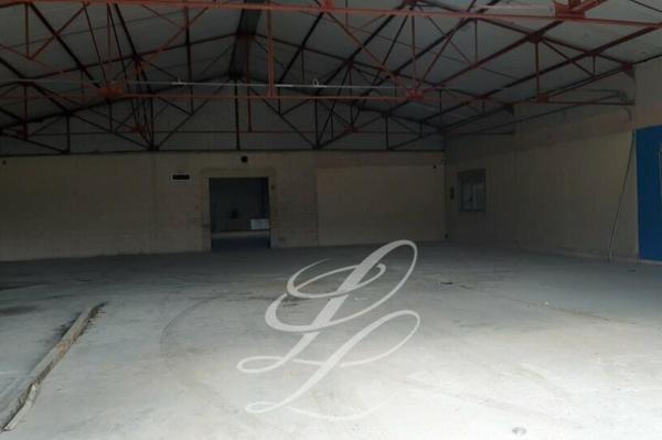 Location - LOCAL D'ACTIVITE 600 m 2