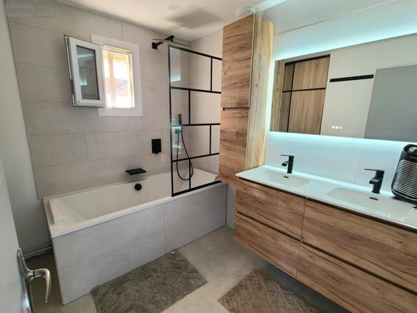 Maison à vendre à Pierrelatte dans la Drôme (26700), ref : 26060-817