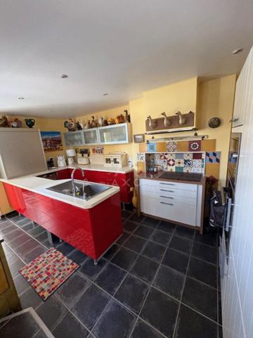 GRANDE MAISON DE MAÎTRE, 10 pièces, piscine, jardin et garage.