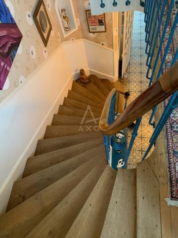 GRANDE MAISON DE MAÎTRE, 10 pièces, piscine, jardin et garage.