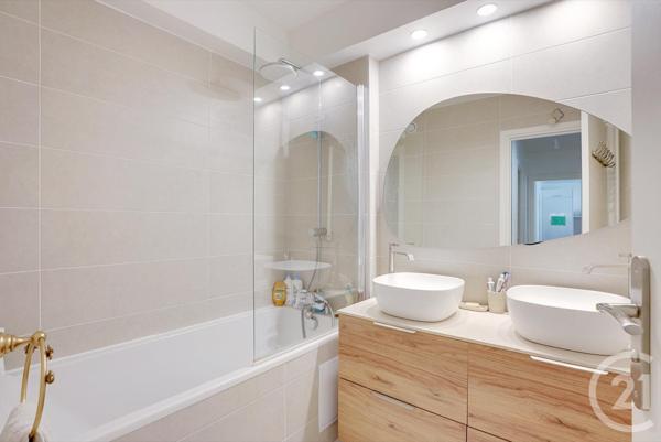 Appartement F2 à vendre  2 pièces - 51,80 m2 PARIS - 75015