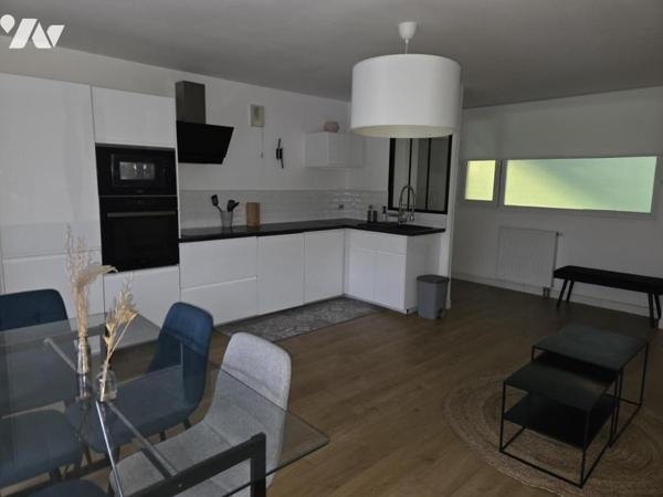 LILLE- QUARTIER DU BOIS HABITE- APPARTEMENT DE  70 M2 AVEC 2 CHAMBRES + BUREAU - BALCON - PARKING-