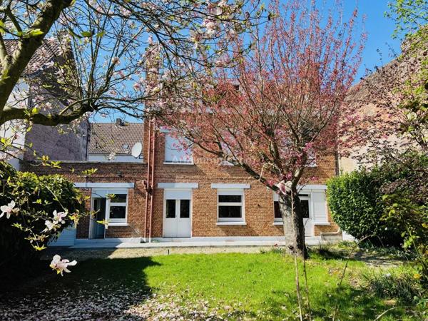 Vente Maison 8 pièces 207 m2 à Saint-Amand-les-Eaux