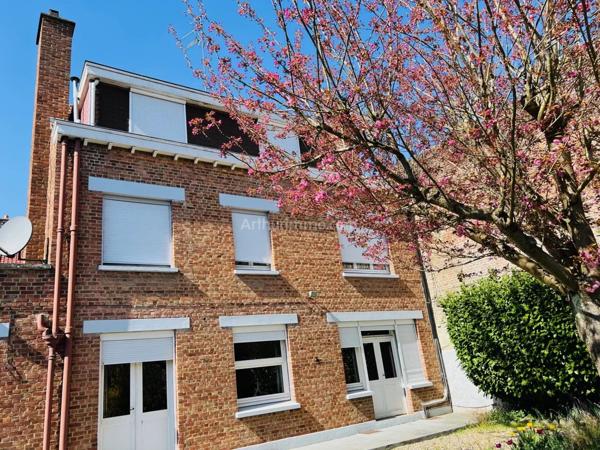 Vente Maison 8 pièces 207 m2 à Saint-Amand-les-Eaux