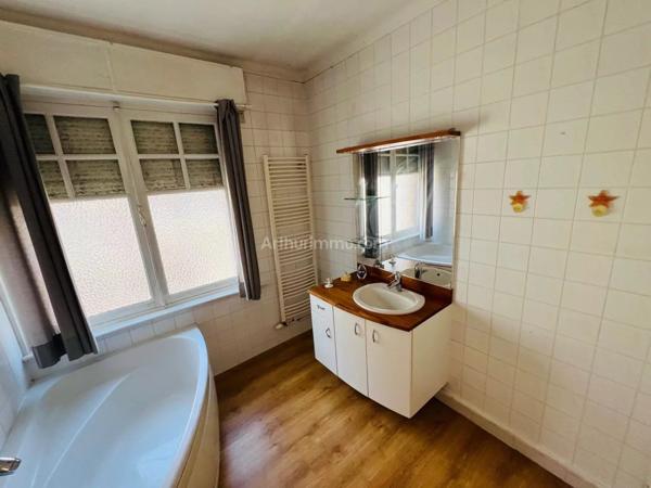 Vente Maison 8 pièces 207 m2 à Saint-Amand-les-Eaux