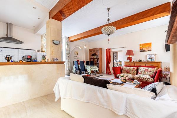 Demeure du 17ème siècle - 5 chambres, jardin et garage