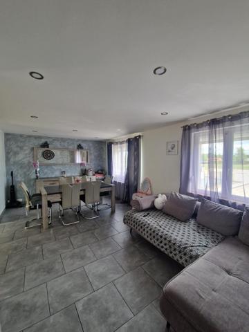 Maison rénovée avec 3 chambres, garage, jardin, terrasse aux portes des frontières !