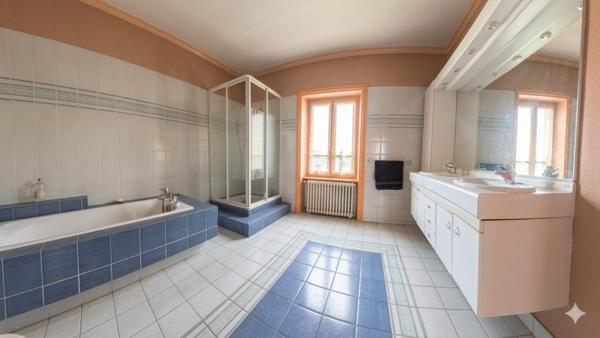 Élégante maison de maître au cœur d’Hennebont – volumes, cachet et potentiel