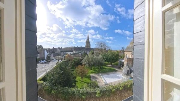 Élégante maison de maître au cœur d’Hennebont – volumes, cachet et potentiel