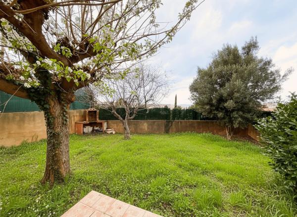 Maison Mitoyenne 1 côté et son jardin