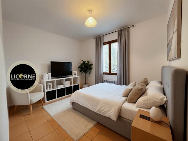 Maison Mitoyenne 1 côté et son jardin