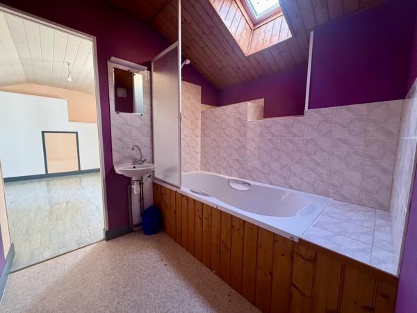 Maison familiale 4 pièces avec jardin et garage indépendant — Fontaine-le-Comte