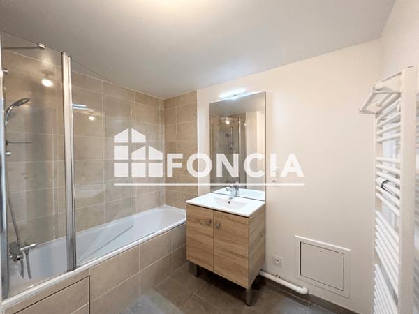 Location Appartement 3 pièces 65.62 m² - 1 A RUE HENRI DUNANT Bourg En Bresse 01000