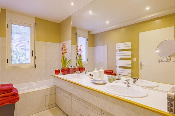 Appartement 5 pièce(s) 4 chambre(s) 127.85 m²