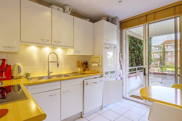 Appartement 5 pièce(s) 4 chambre(s) 127.85 m²