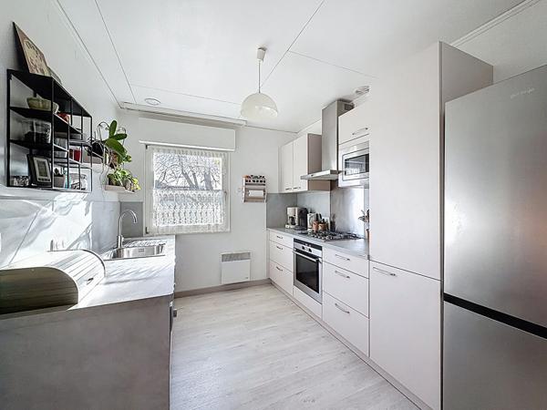 Maison située à Nanteuil les Meaux - vivable de plain pied - 5 chambres - jardin de 1330 m2 et sous-sol total
