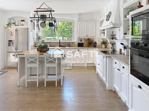 Magnifique Villa sur Corneilhan piscine sous sol intégrale 4 chambres