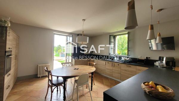 ANCIENNE FERME TOULOUSAINE RENOVEE AVEC PISCINE ET DEPENDANCES