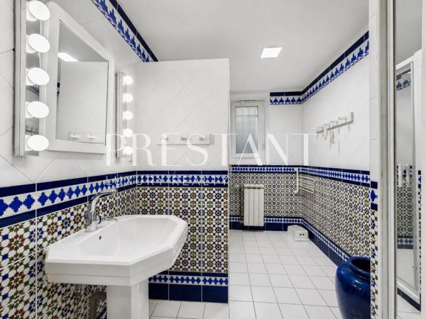 Appartement bourgeois au centre de Biarritz avec terrasse et parking, BIARRITZ