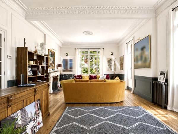 Appartement bourgeois au centre de Biarritz avec terrasse et parking, BIARRITZ