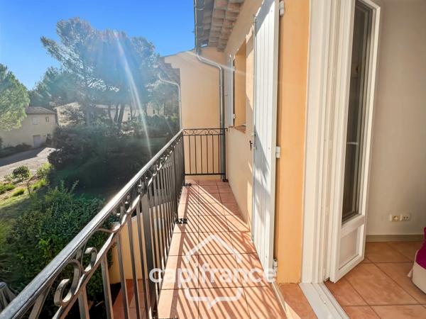 Charmant Bastidon dans le Domaine du Golf de Pont Royal, 45 m2 habitable, ravalé, avec jardin privatif, élevé d'un étage, 2 chambres,  terrasse, calme et nature