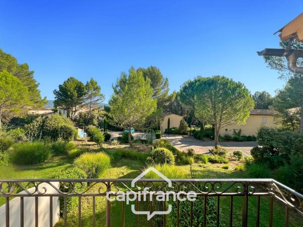 Charmant Bastidon dans le Domaine du Golf de Pont Royal, 45 m2 habitable, ravalé, avec jardin privatif, élevé d'un étage, 2 chambres,  terrasse, calme et nature