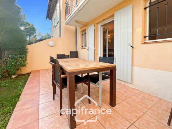 Charmant Bastidon dans le Domaine du Golf de Pont Royal, 45 m2 habitable, ravalé, avec jardin privatif, élevé d'un étage, 2 chambres,  terrasse, calme et nature
