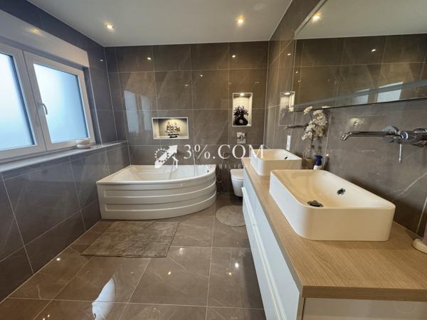 3%COM Belle maison d'architecte 4 chambres et 2 salles de bain  Pfettisheim (67370)