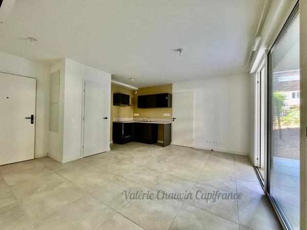 Appartement contemporain avec jardin privatif proche Arceaux