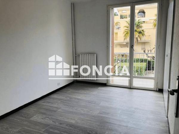Location Appartement 3 pièces 60.17 m² - 11 RUE EUGENIE Hyeres 83400